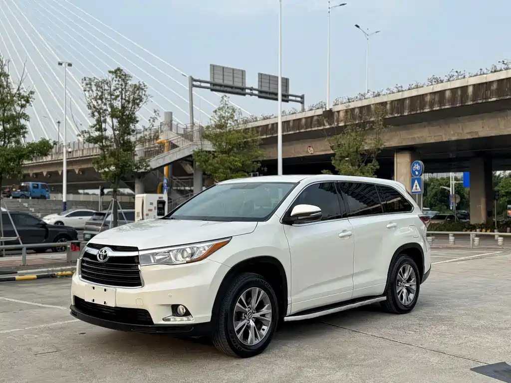 Toyota Highlander 2015 3.5L Elite 7 мест