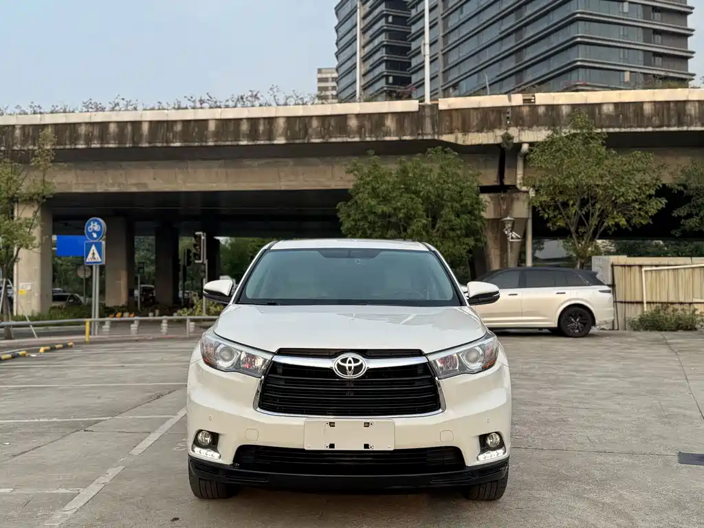 Toyota Highlander 2015 3.5L Elite 7 мест