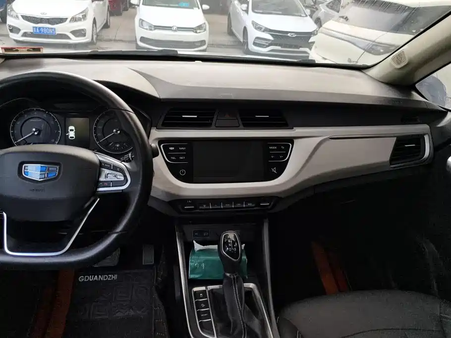 Geely Vision X3 — миниатюра 13