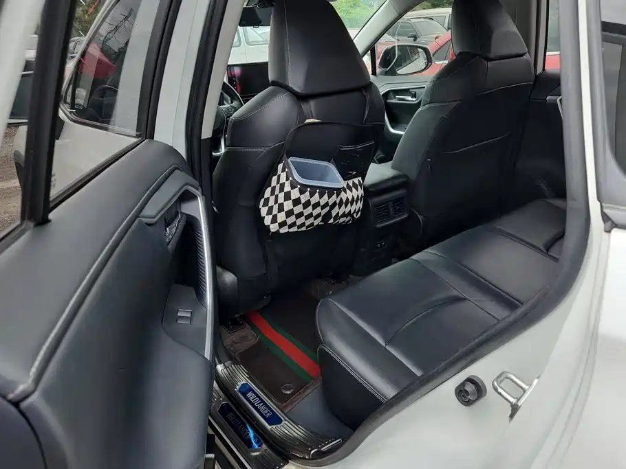 Toyota RAV4 — миниатюра 11