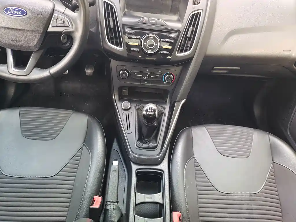 Ford Focus — миниатюра 10