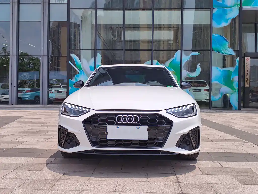 Audi A4L 2024 40 TFSI Luxury