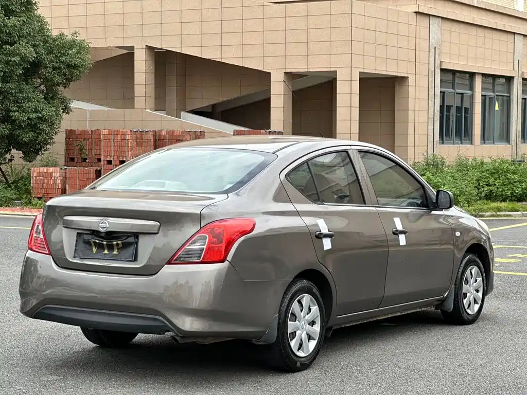 Nissan Sunny — миниатюра 5