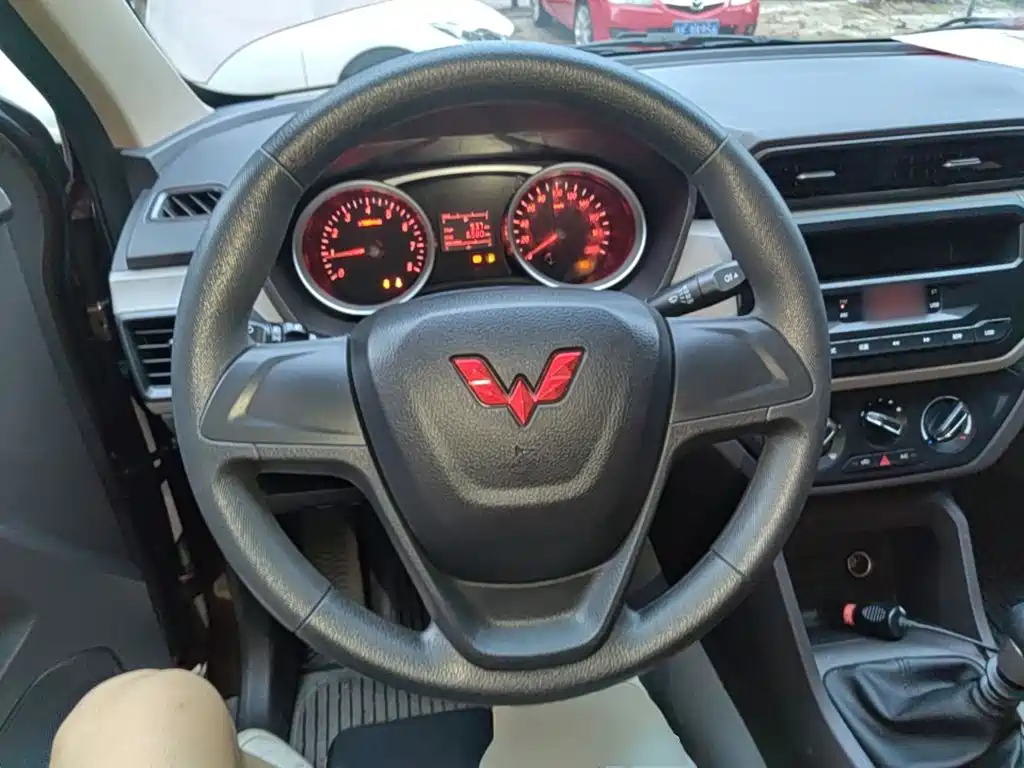 Wuling Hongguang — миниатюра 11