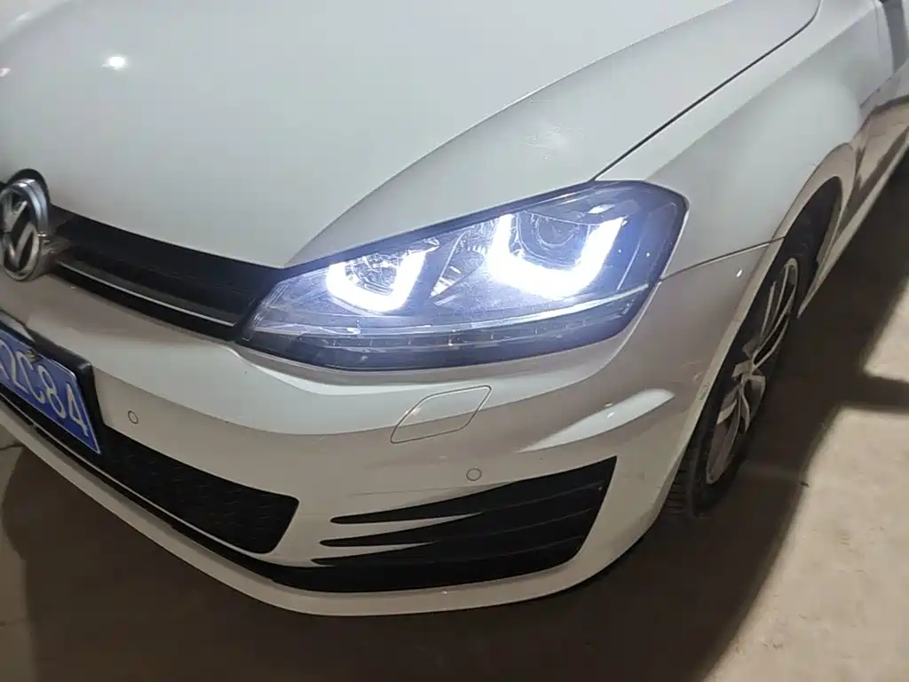 Volkswagen Golf — миниатюра 24