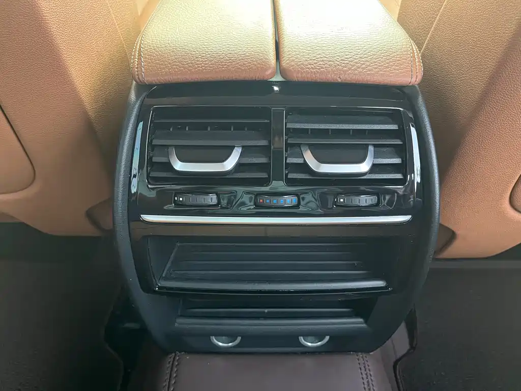 BMW 5 Series — миниатюра 20