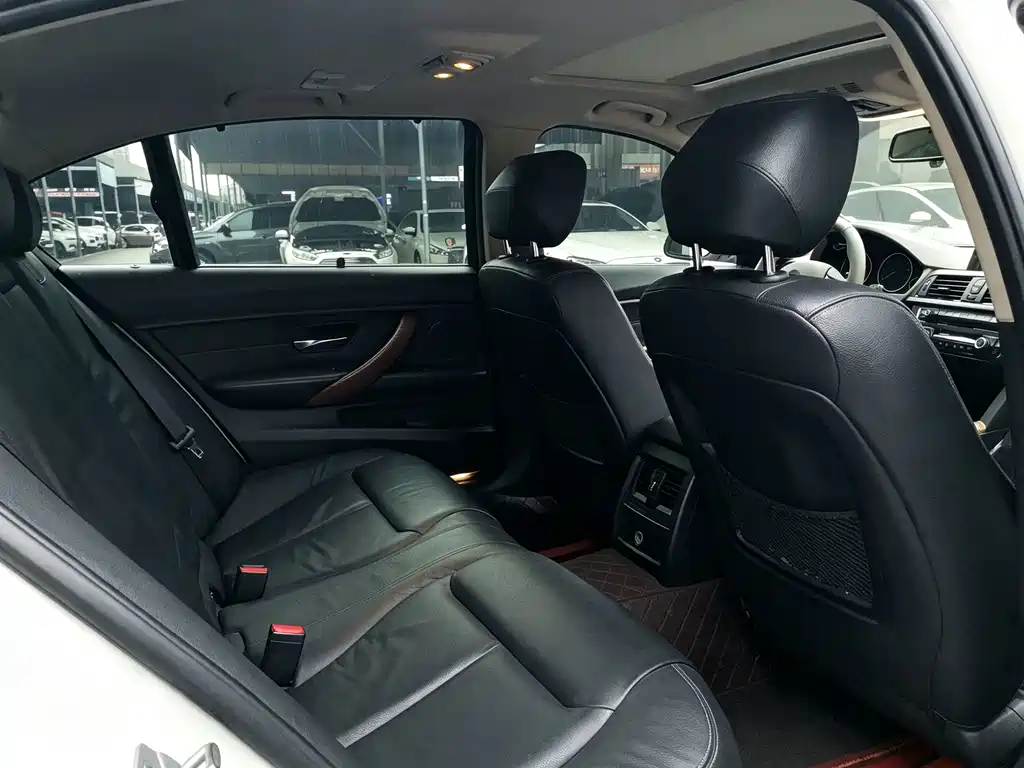 BMW 3 Series — миниатюра 8