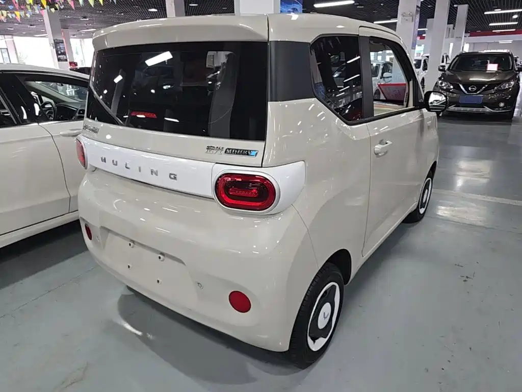 Wuling MINIEV — миниатюра 7