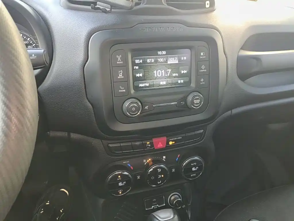 Jeep Renegade — миниатюра 13