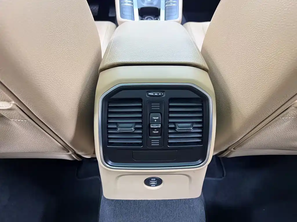 Porsche Macan — миниатюра 12