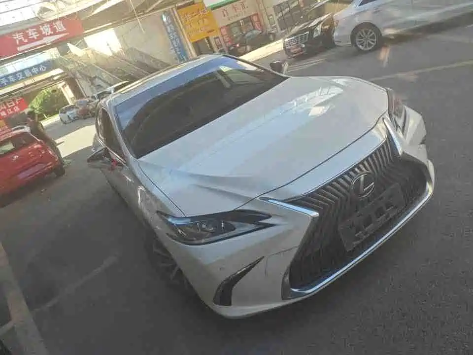Lexus ES — миниатюра 2