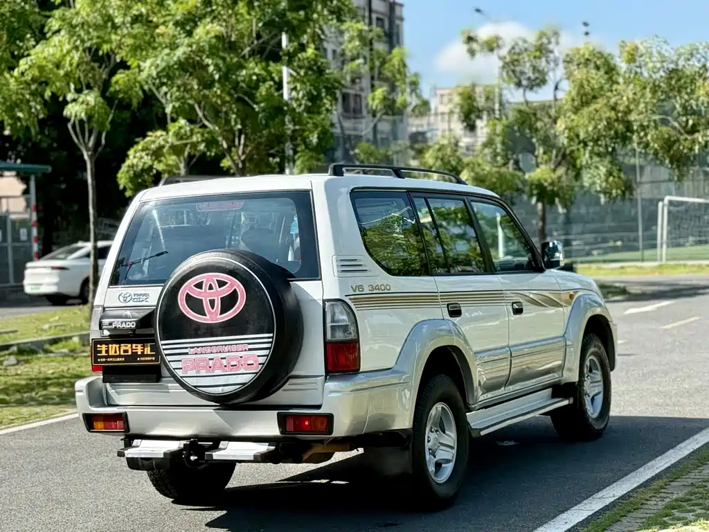Toyota Land Cruiser Prado 01 2.7L AT