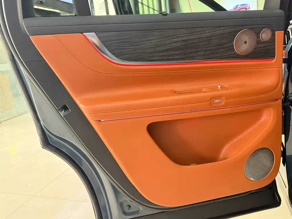 AITO ASK THE WORLD M9