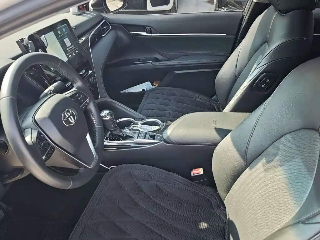 Toyota Camry — миниатюра 7