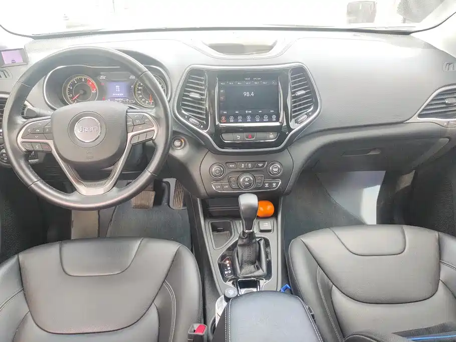Jeep Cherokee — миниатюра 12