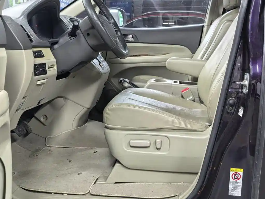 BYD M6 — миниатюра 4