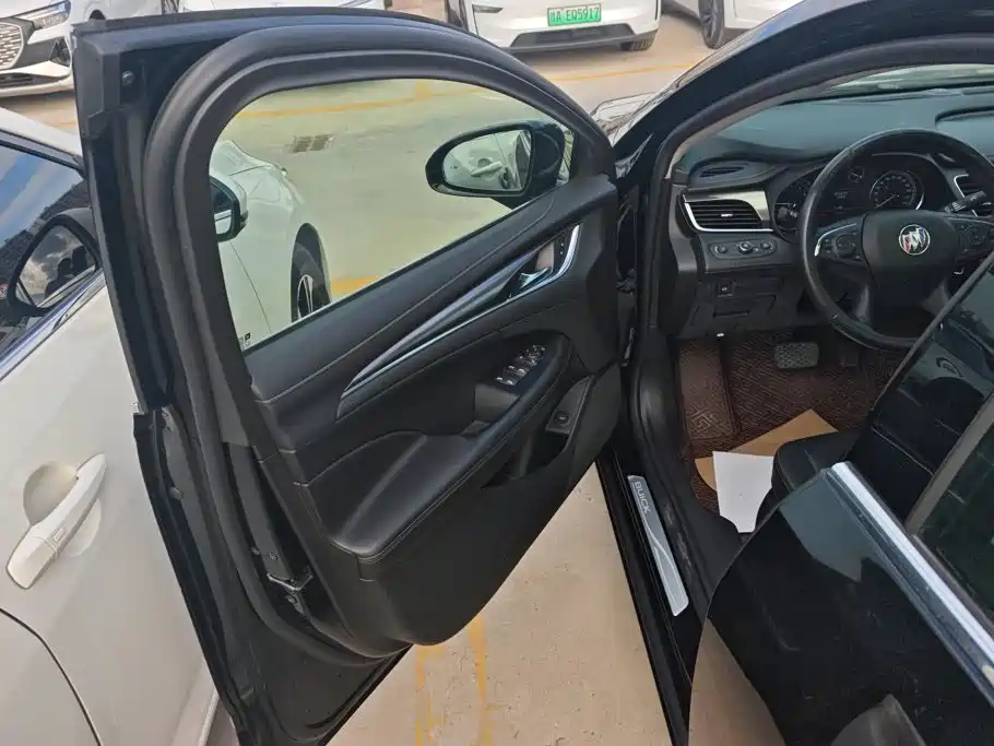 Buick LaCrosse — миниатюра 7