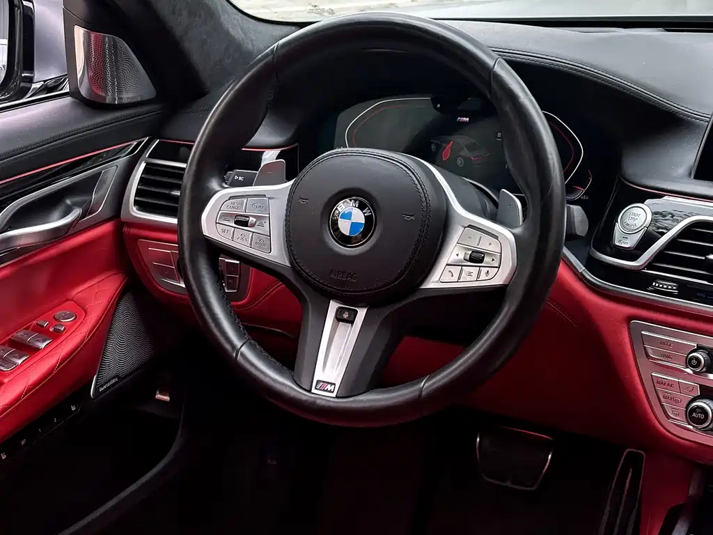 BMW 7 Series — миниатюра 11