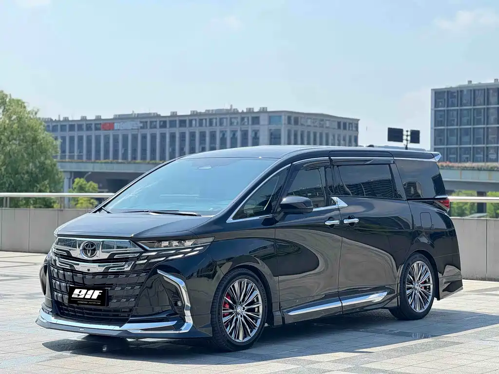 Toyota Alphard 2024