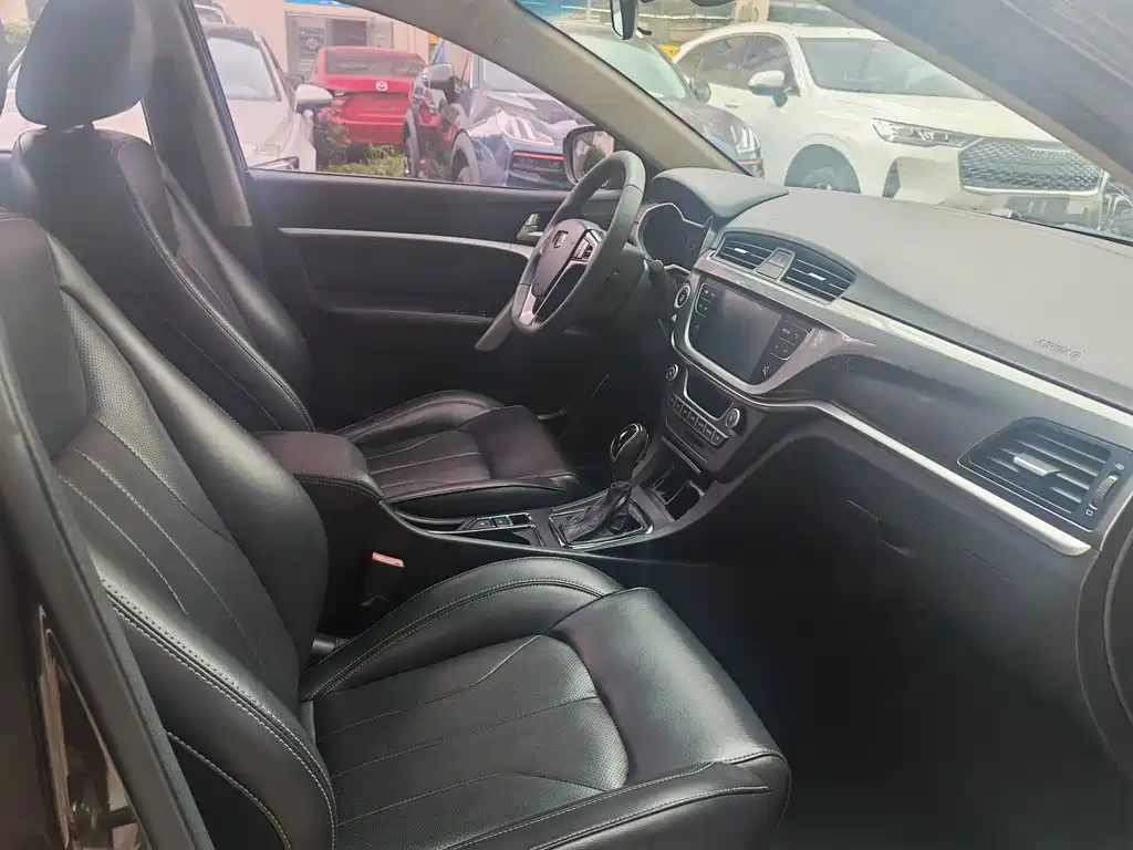 Geely Emgrand — миниатюра 15