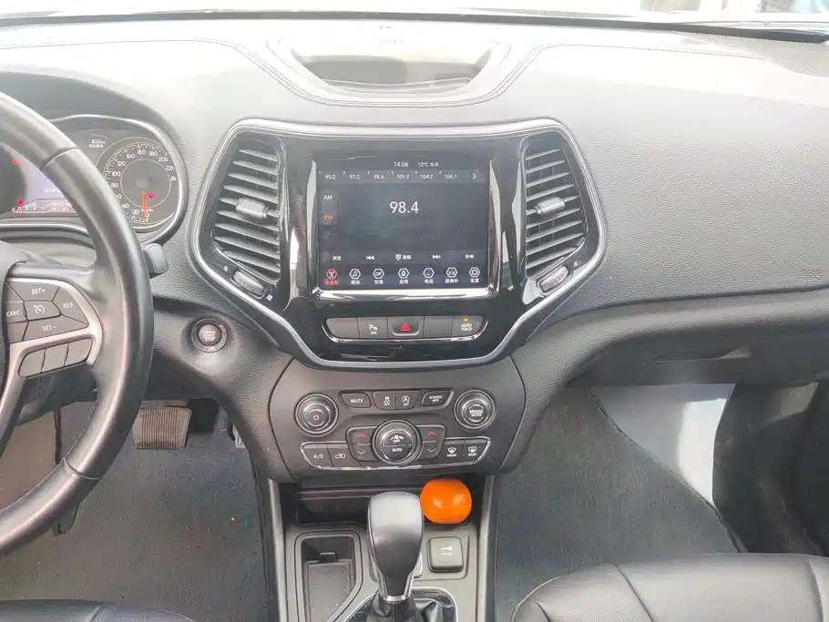 Jeep Cherokee — миниатюра 13