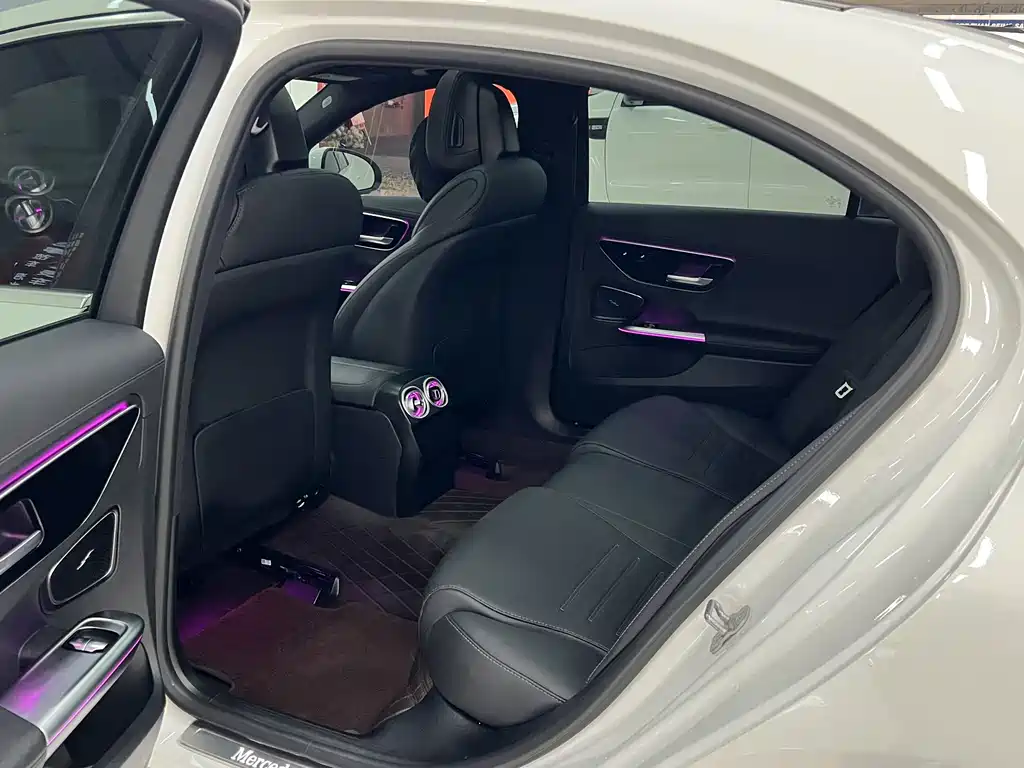 Mercedes-Benz C-Class — миниатюра 10