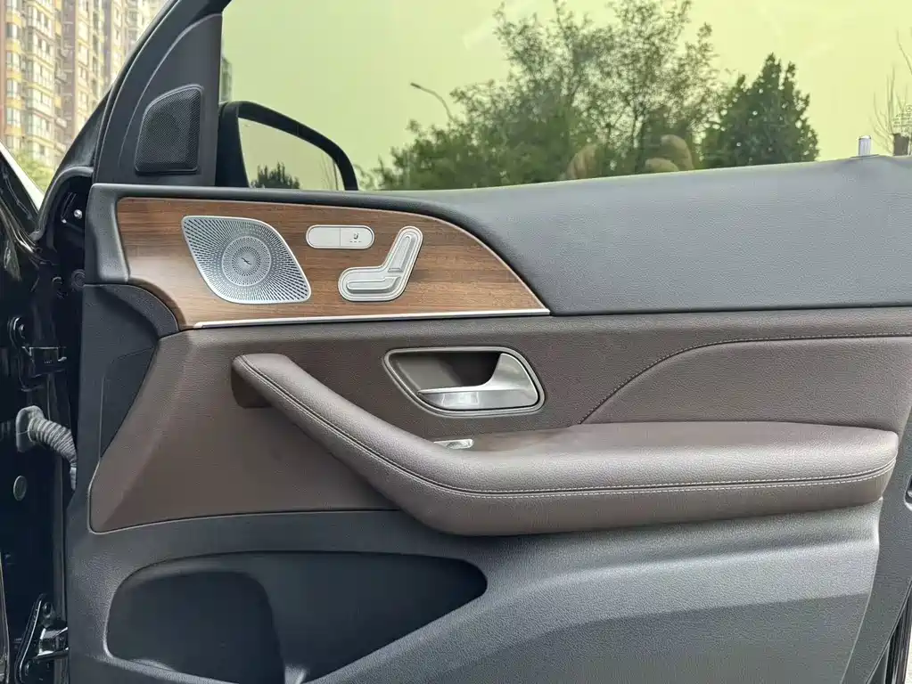Mercedes-Benz GLE New Energy — миниатюра 11