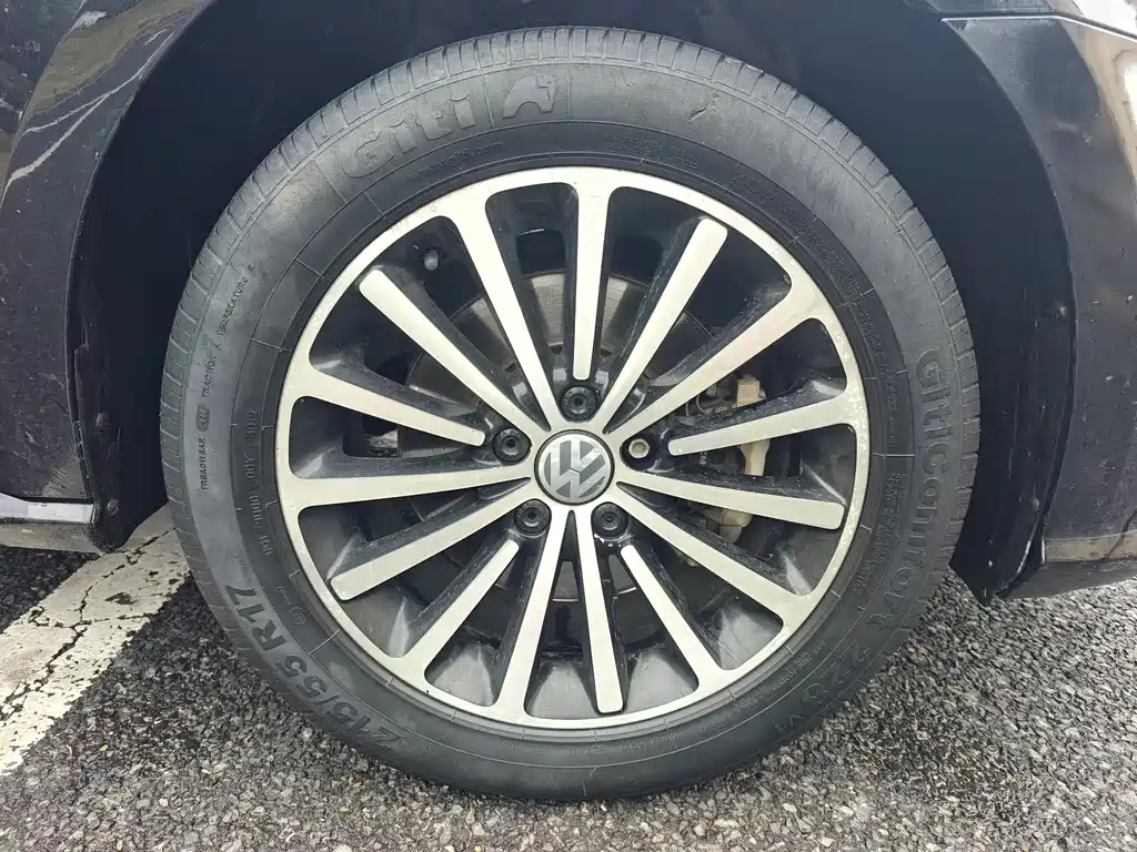 Volkswagen Passat 2019 2.5L AT