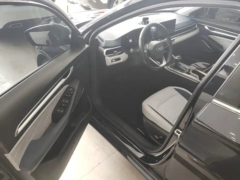 Geely Emgrand — миниатюра 12