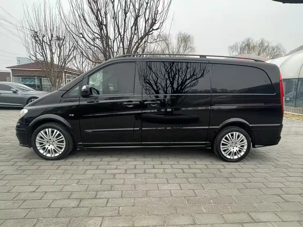 Mercedes-Benz Viano 2010 Viano 3.5L