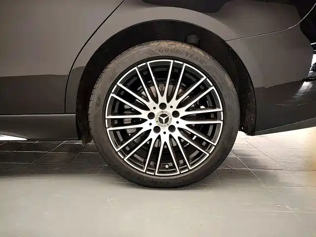 Mercedes-Benz C-Class — миниатюра 16