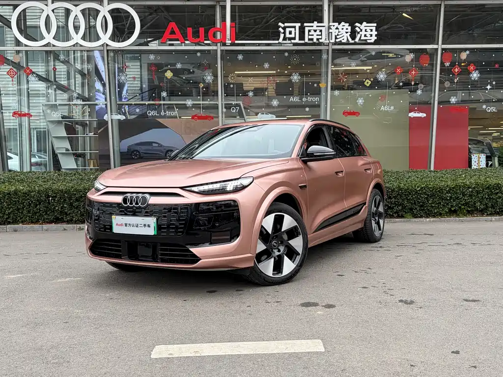 AUDI Q6L E TRON