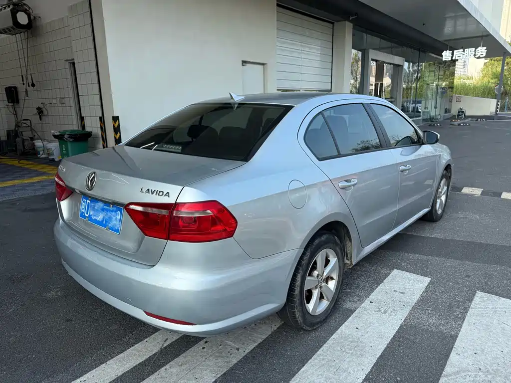 Volkswagen Lavida — миниатюра 6