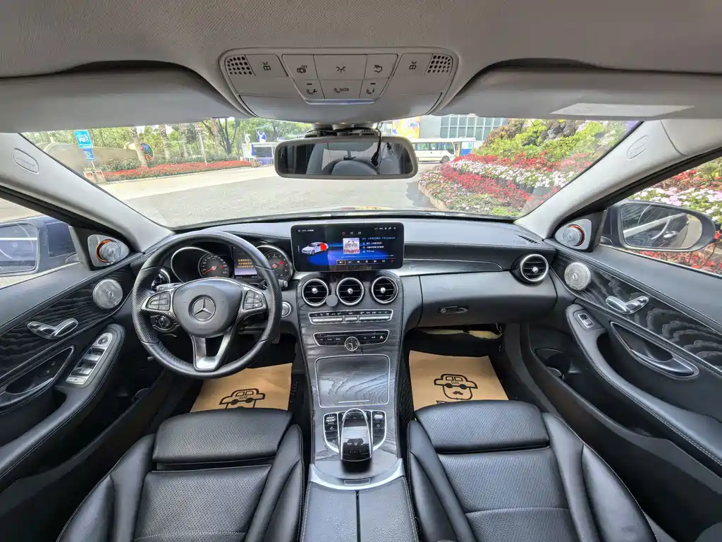 Mercedes-Benz C-Class — миниатюра 11