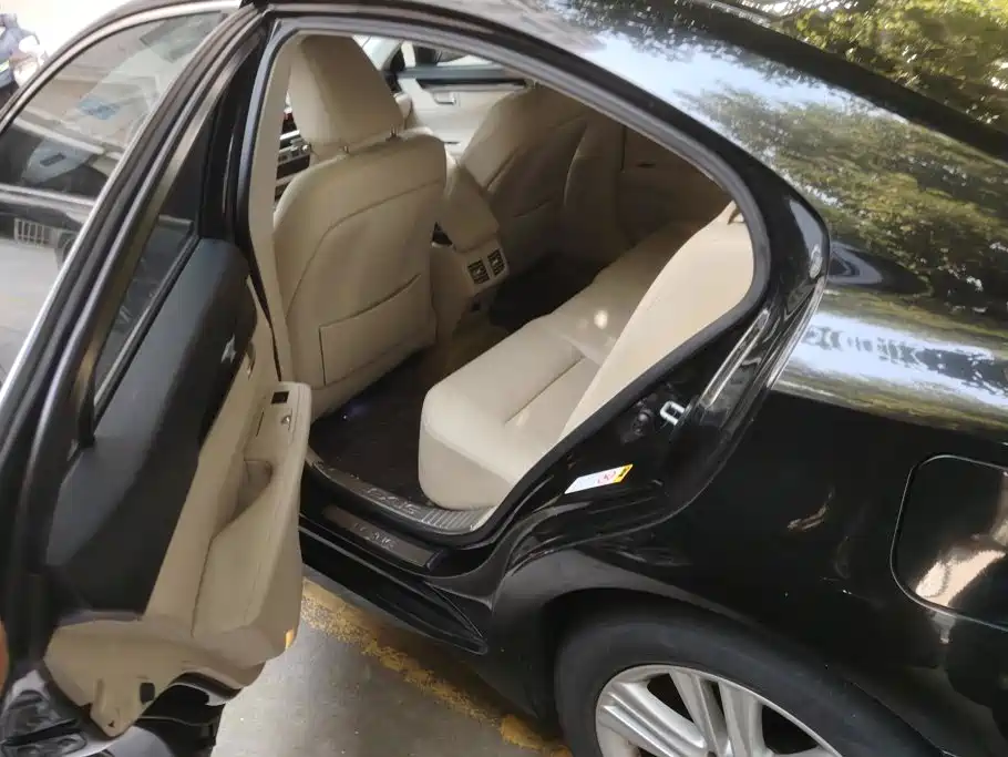 Lexus ES — миниатюра 11