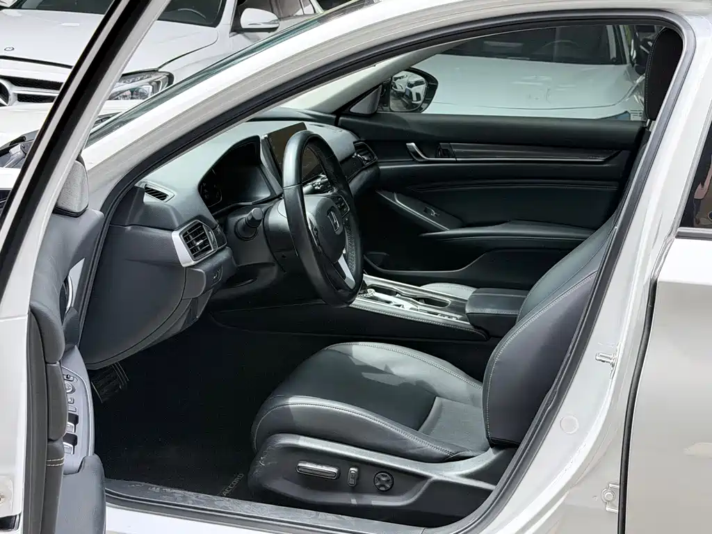 Honda Accord 2022 260TURBO Luxury