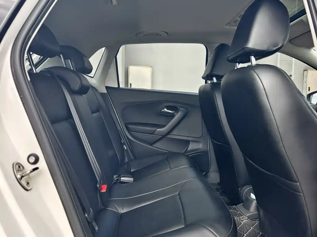 Volkswagen Polo 2016 1.6L AT Comfort
