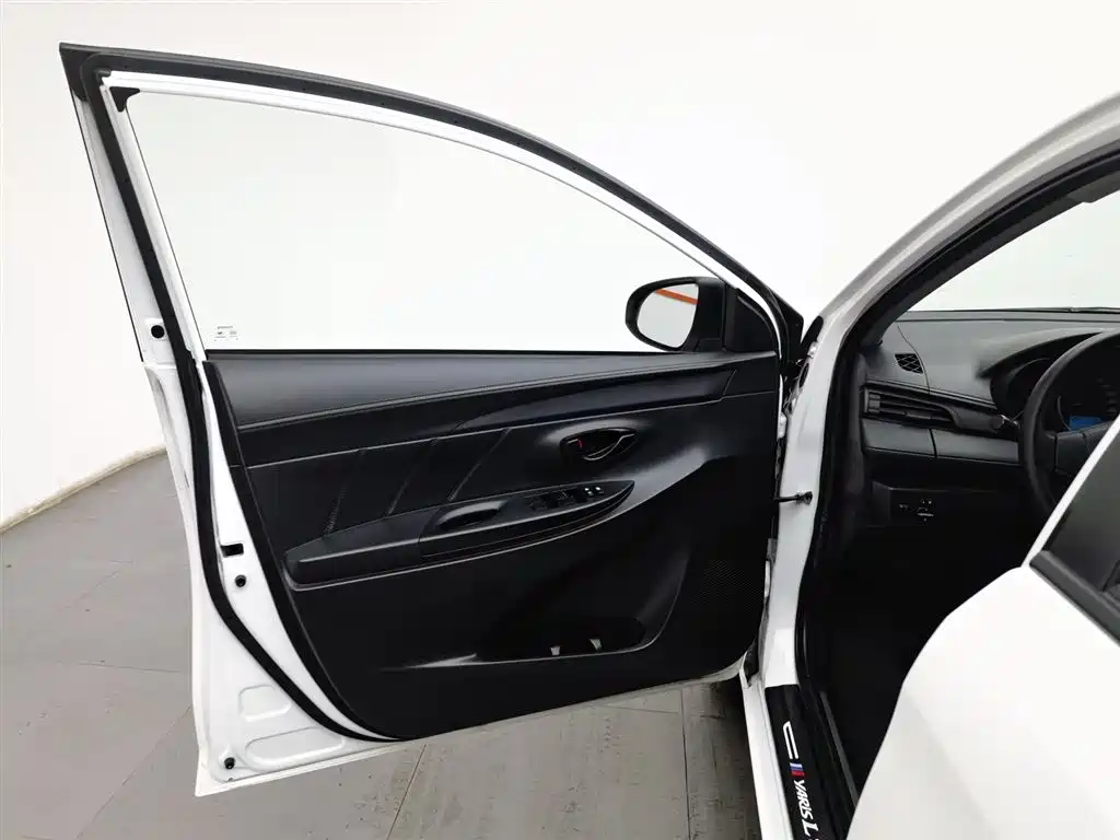 TOYOTA YARIS L ZHIXUAN