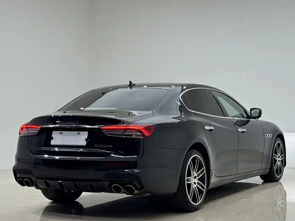 Maserati Quattroporte — миниатюра 7