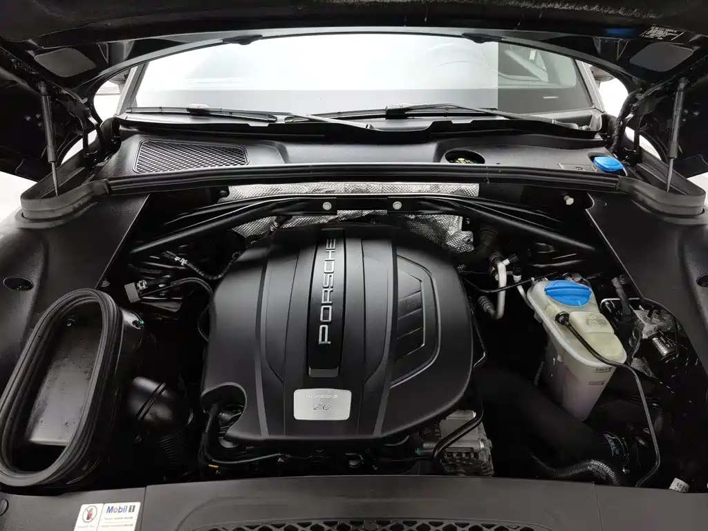 Porsche Macan — миниатюра 6