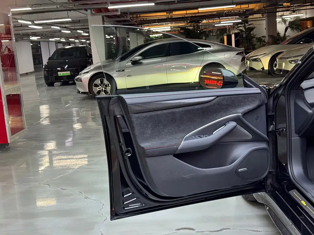 XIAOMI CAR XIAOMI SU7 ULTRA