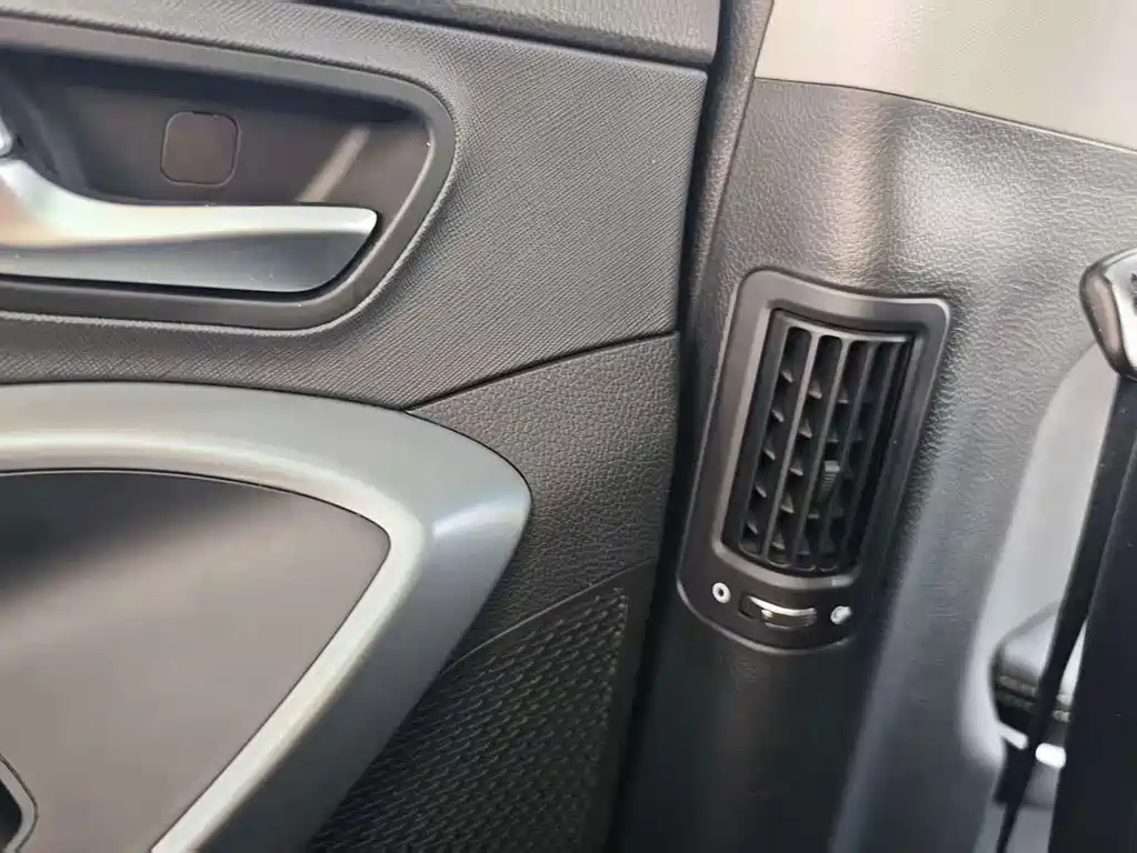 Hyundai Santa Fe — миниатюра 31
