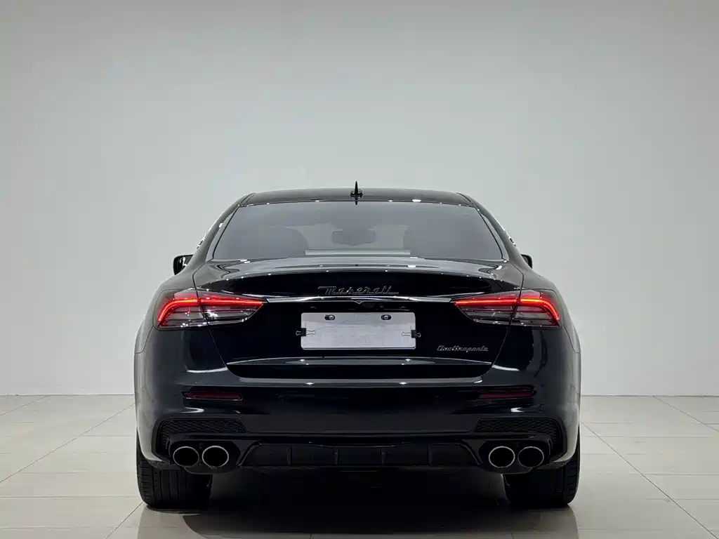 Maserati Quattroporte — миниатюра 9