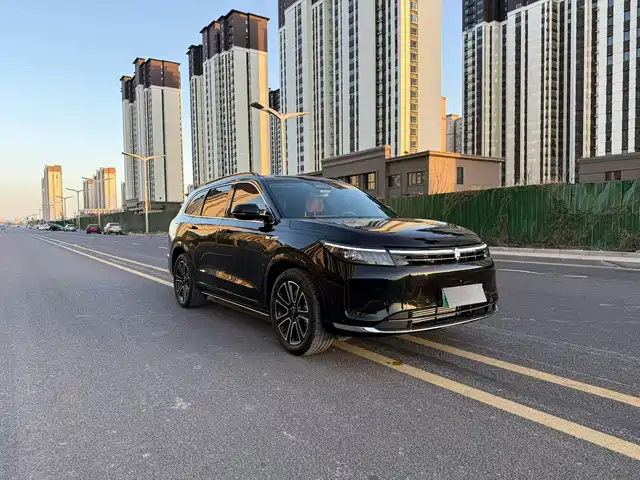 AITO ASK THE WORLD M7 2025