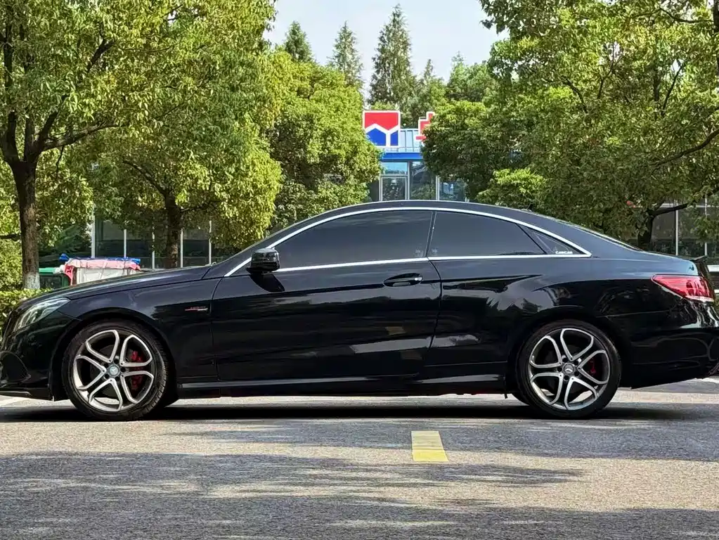 Mercedes-Benz E-Class (Import) — миниатюра 8