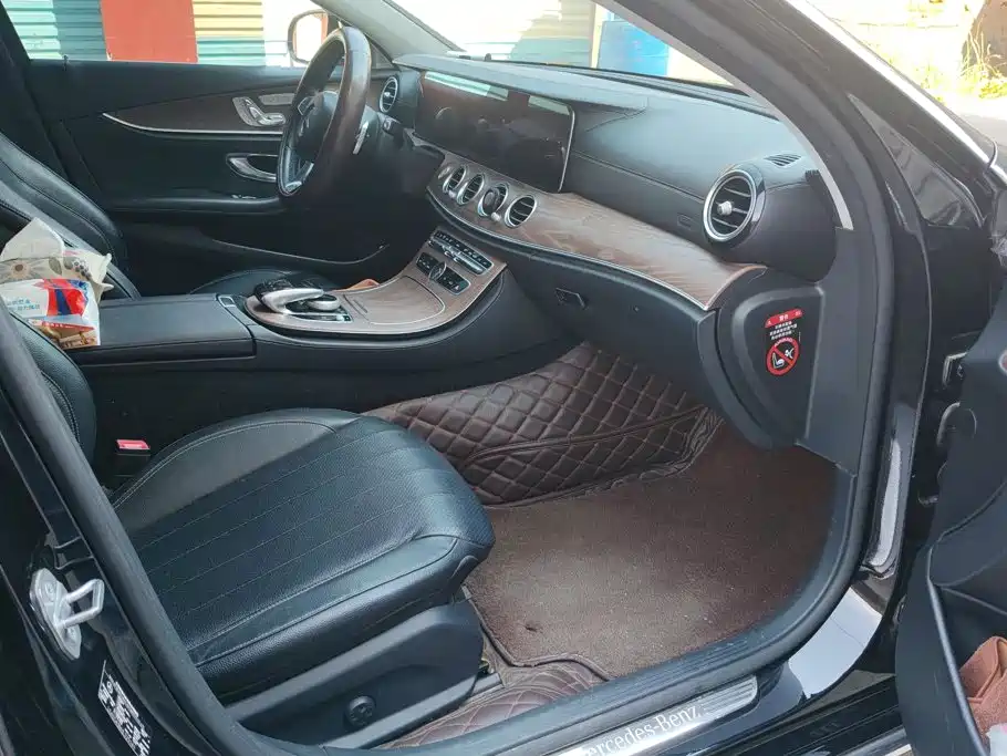 Mercedes-Benz E-Class — миниатюра 8