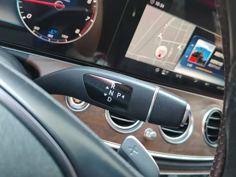 Mercedes-Benz E-Class — миниатюра 16