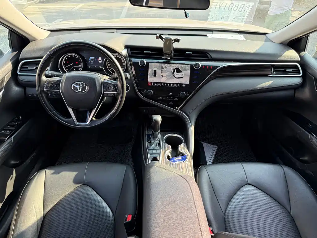 Toyota Camry — миниатюра 9