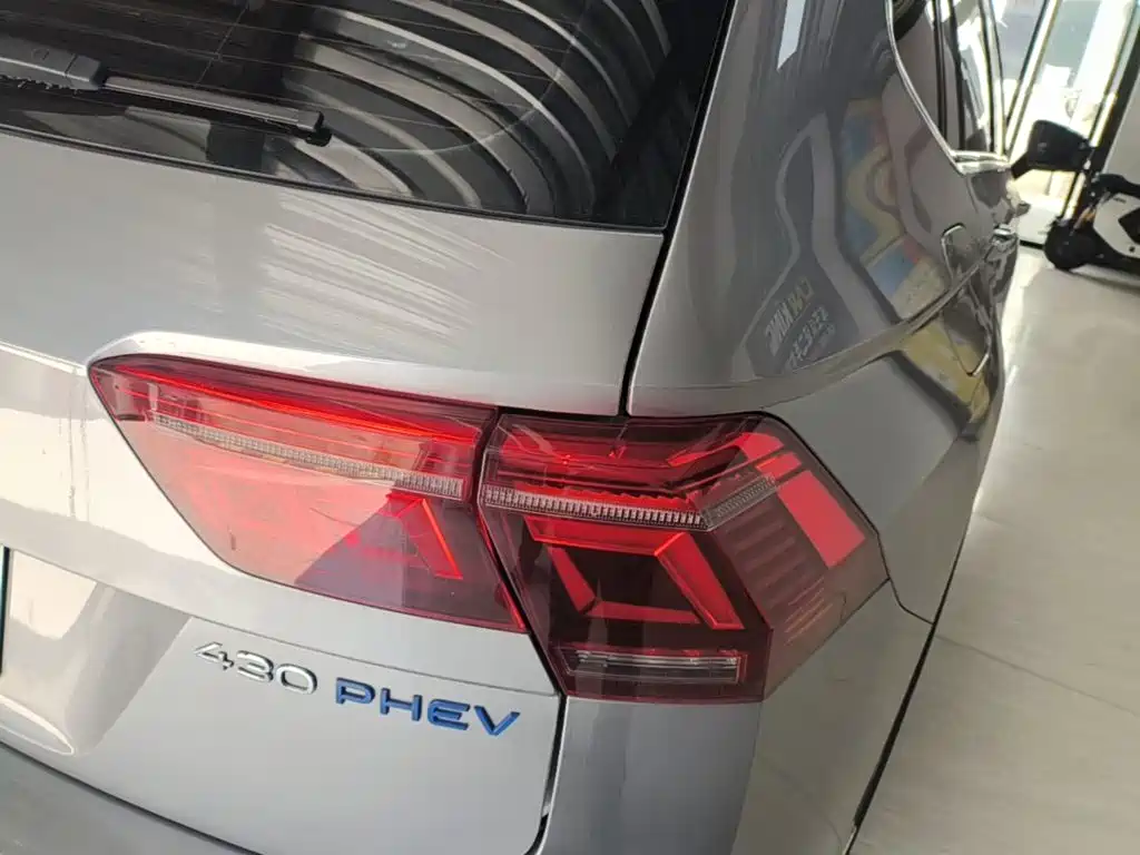Volkswagen Tiguan L PHEV — миниатюра 8