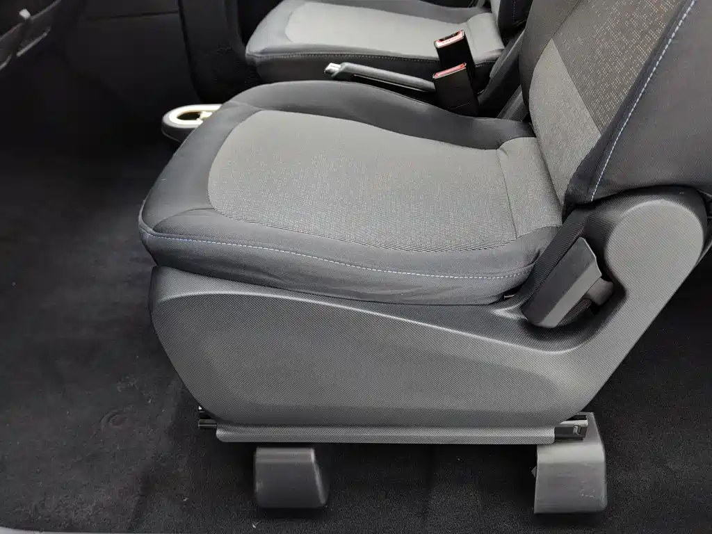 Wuling MINIEV — миниатюра 20